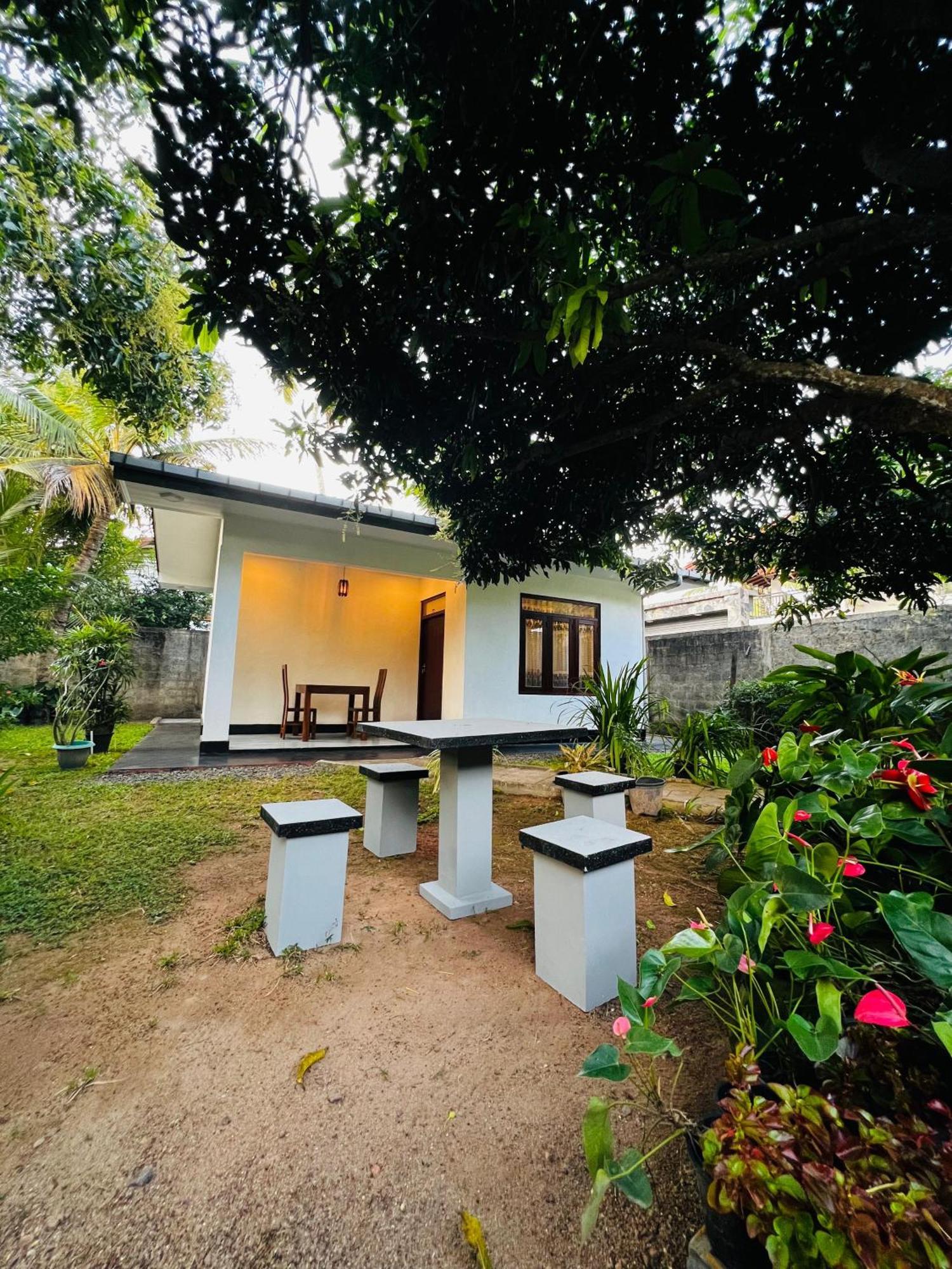 Villa The Mango Retreat à Mirissa Extérieur photo